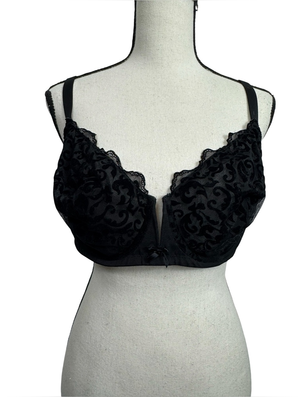 Cacique Black Lace Plunge Bra - Women Intimates 38DDD Full Coverage